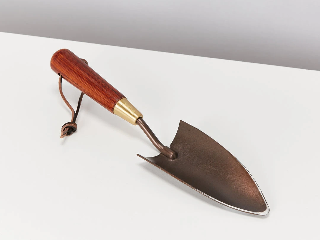 Burgon & Ball National Trust Hand Trowel Outdoor Accessories 3 Burgon & Ball National Trust Hand Trowel Outdoor Accessories