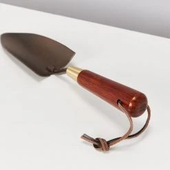 Burgon & Ball National Trust Hand Trowel Outdoor Accessories 9 Burgon & Ball National Trust Hand Trowel Outdoor Accessories